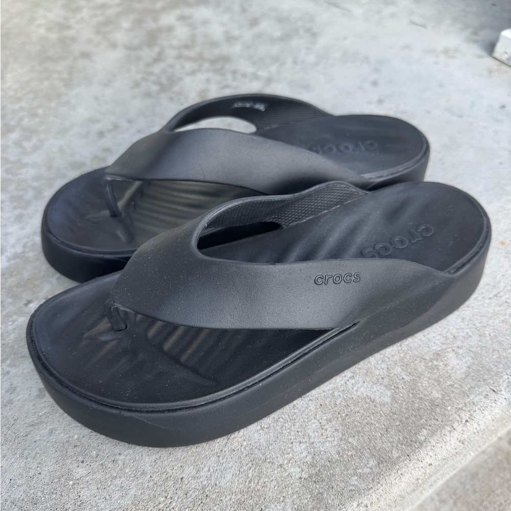 Crocs Getaway Platform Thong women’s 10- like new